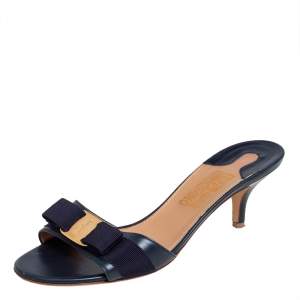 مملوكة مسبقًا Salvatore Ferragamo Blue Leather Vara Bow Slide Sandals Size 40