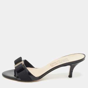 Salvatore Ferragamo Black Patent Leather Vara Bow Sandals Size 37.5
