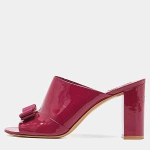 Pre Owned Salvatore Ferragamo Fuchsia Patent Leather Vara Bow Block Heel Mules Size 39