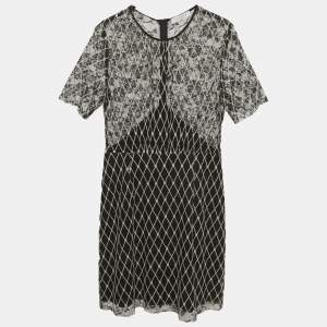 مملوكة مسبقًا فستان ساندرو أسود مطرز تول قصير كبير الحجم