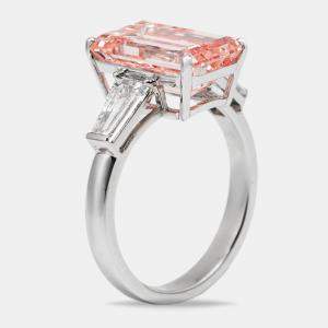 5.80 cts Pink Emerald and Trapezoid Lab Grown Diamond 18k White Gold Ring Size 53