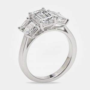 Pre Owned 4.00 cts Emerald Cut 18k White Gold Lab Grown Diamonds Ring Size 54