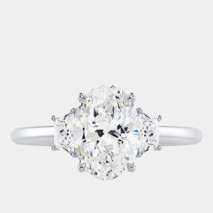 Pre Owned خاتم ألماس مختبر بوزن 2 قيراط قطع بيضاوي من الذهب الأبيض عيار 18 بمقاس 52.