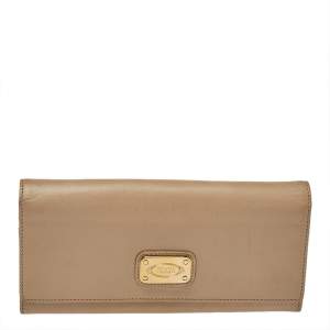 Pre Owned Tod's Beige Leather Plaque Logo Continental Flap Wallet