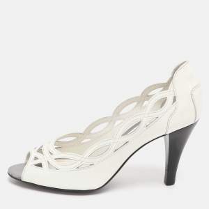 Pre Owned حذاء كعب عالي تودز جلد براءات اختراع أبيض بتفاصيل مقطعة بمقدمة مفتوحة مقاس 37