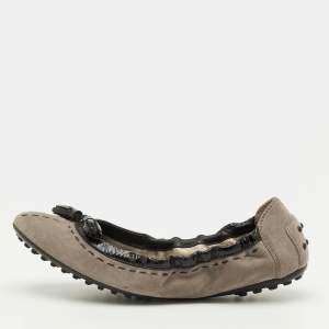 مملوكة مسبقًا Tod's Tassels Size 37 Brown/Black Suede and Patent Leather Scrunch Ballet Flats