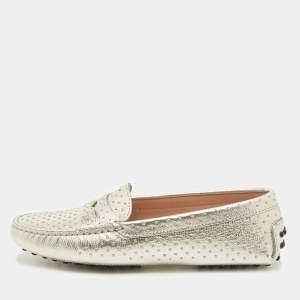 مملوكة مسبقًا Tod's Gommino Size 36.5 Metallic Leather Studded Slip On Loafers