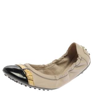 Tod's Beige/Black Leather And Patent Leather Cap Toe Buckle Detail Scrunch Ballet Flats Size 38