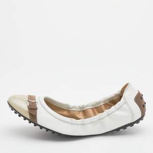 Pre Owned Tod's White/Beige Leather and Textured Patent Scrunch Ballet  Flats Size 38.5