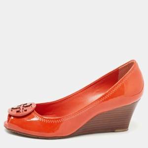 Pre Owned Tory Burch Orange Patent Leather Sally   Logo Wedge Peep Toe Pumps Size 38.5