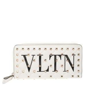 Pre Owned Valentino White Quilted Leather VLTN Rockstud Spike.It Continental Wallet