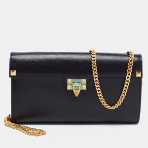 مملوكة مسبقًا Valentino Black Leather Alcove Wallet On Chain