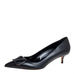 مملوكة مسبقًا حذاء كعب عالي فالنتينو مزين شعار الماركة حرف ڨي جلد أسود مقاس 39.5