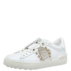 Pre Owned Valentino White Heart Embroidered Leather Rockstud Untitled Sneakers Size 38