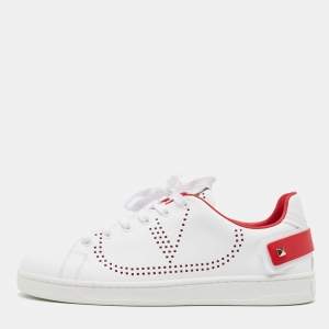 Pre Owned Valentino White Leather Vlogo Rockstud Low Top Sneakers Size 39.5