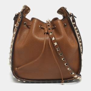 مملوكة مسبقًا Valentino Brown Leather Rockstud Drawstring Bucket Bag
