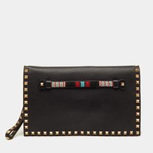 Pre Owned Valentino Rockstud Flap Black Leather Wristlet Clutch