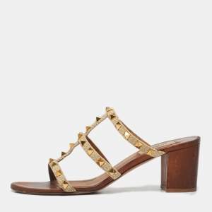Pre Owned Valentino Beige/Brown Leather and Straw Rockstud Slide Sandals Size 39