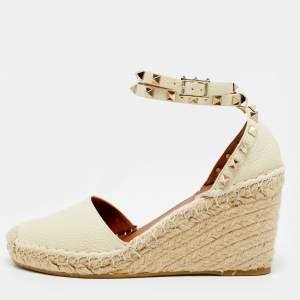 مملوكة مسبقًا Valentino Rockstud Size 38 Beige Leather  Espadrille Wedge Pumps