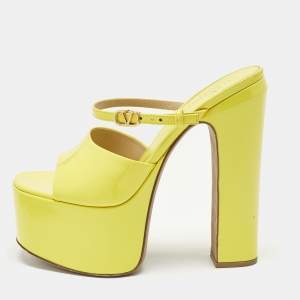 Pre Owned Valentino Tan-Go Size 36 Yellow Patent Leather Platform Sandals