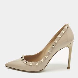 مملوكة مسبقًا Valentino Rockstud Size 38 Beige Patent Leather Pumps