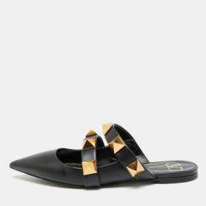 مملوكة مسبقًا Valentino Roman Stud Size 38.5 Black Leather Flat Mules