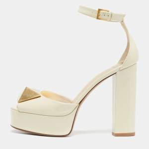 مملوكة مسبقًا Valentino One Stud Size 37.5 Cream Patent Leather Ankle Strap Pumps