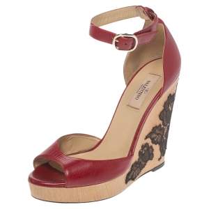 مملوكة مسبقًا صندل فالنتينو كعب روكي مزخرف دانتيل و مقدمة مفتوحة و سير كاحل جلد أحمر مقاس 37.5