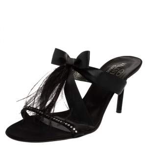 مملوكة مسبقًا Valentino Black Satin  T Strap Sandals Size 41