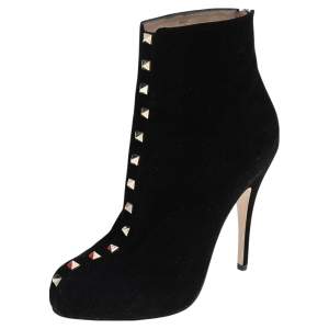 مملوكة مسبقًا Valentino Black Suede Rockstud Ankle Boots Size 38.5