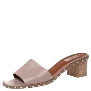 مملوكة مسبقًا Valentino Dusty Pink Leather Soul Rockstud Block Heel Slide Sandals Size 41