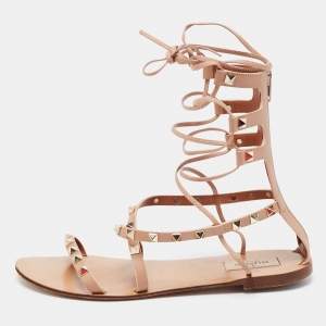 Pre Owned Valentino Beige Leather Rockstud Flat Gladiator Sandals Size 38.5