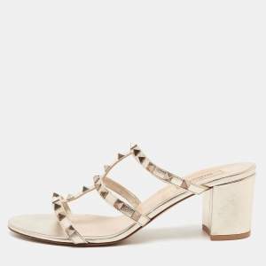 Pre Owned صندل فالنتينو روكستد جلد ذهبي فاتح كعب مربع سميك  مقاس 41