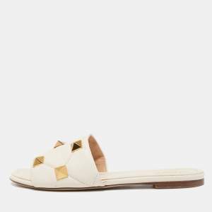 Pre Owned Valentino Cream Quilted Leather Roman Stud Flat Slides Size 40.5