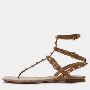 Pre Owned Valentino Beige/Pink Leather Rockstud Thong Flat Sandals  Size 39