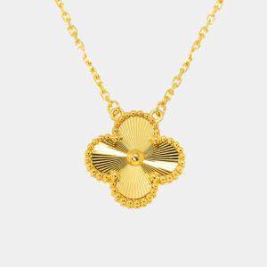 مملوكة مسبقًا Van Cleef & Arpels Vintage Alhambra Guilloche 18K Yellow Gold Necklace