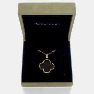 مملوكة مسبقًا Van Cleef & Arpels Onyx Classic Model Magic Alhambra Pendant