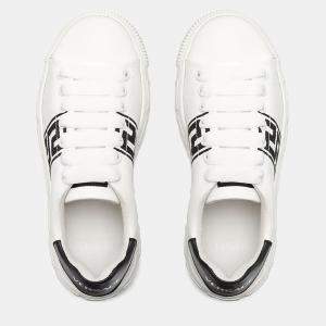 مملوكة مسبقًا Versace La Greca Embroidery White Fabric Sneakers