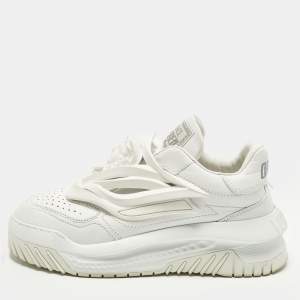 مملوكة مسبقًا حذاء رياضي فيرساتشي جلد مطاطي أبيض أوديسيا ميدوسا من دون رباط ضخم مقاس 37