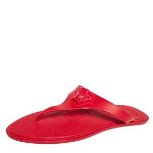 مملوكة مسبقًا Versace Red Rubber Medusa Thong Flat Sandals Size 39