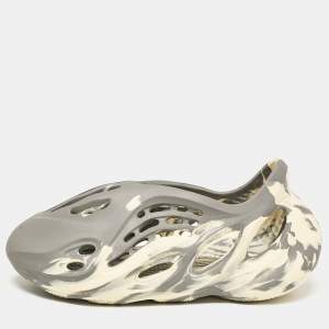 Pre Owned Yeezy x Adidas Grey/Cream Rubber Foam RNNR MXT Moon Gray Sneakers Size 40.5