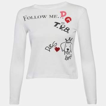 مملوكة مسبقًا تي شيرت دولتشي و غابانا أبيض مع تفاصيل طباعة جرافيك وشعار 7/8 سنوات