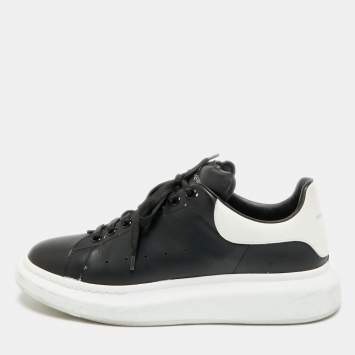 Pre Owned Alexander McQueen Oversized Runner Size 46 Black/White Leather Lace Up Sneakers