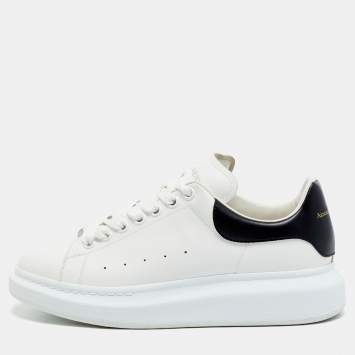 مملوكة مسبقًا Alexander McQueen Oversized Size 42 White Leather Lace Up Sneakers