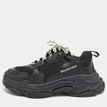 مملوكة مسبقًا Balenciaga Black Leather and Mesh Triple S Sneakers Size 43