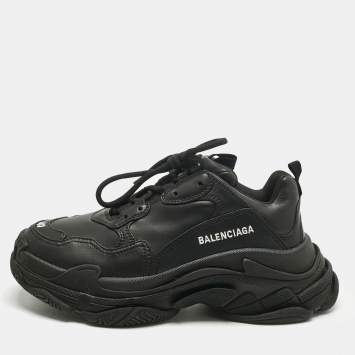 【BALENCIAGA Triple S Black イタリア製 サイズ41】 Balenciaga Triple S Sneaker, Size 41 EU