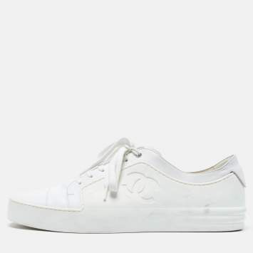 Pre Owned Chanel  White Rubber and Leather CC Trainer Low Top Sneakers Size 44
