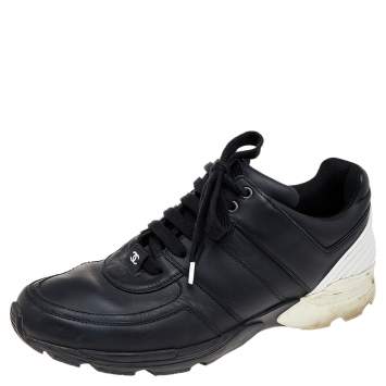 Pre Owned Chanel Black/White Leather CC Low Top Sneakers Size 42