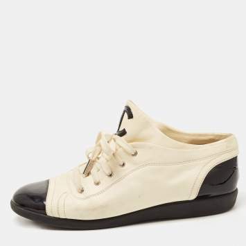 Pre Owned Chanel Cream/Black Leather and Patent CC Cap Toe Low Top Sneakers Size 42