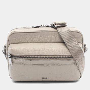 مملوكة مسبقًا حقيبة ^كريستيان ديور رايدر 2.0^ جلد للكتف بيدج مع سحاب